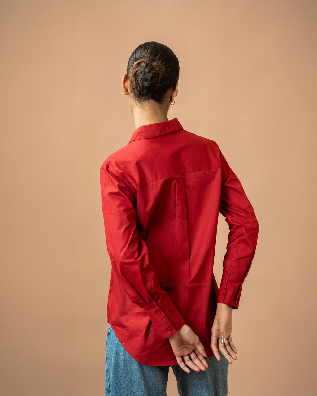 Cotton button-down shirt for women with relaxed fit, comfortable casual wear