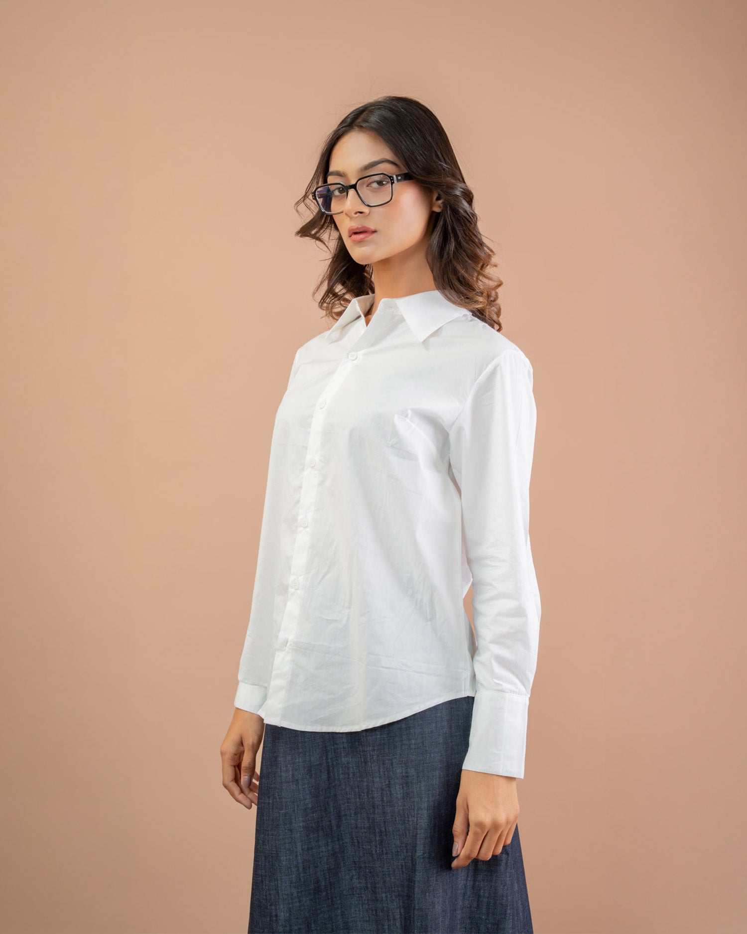 Relaxed fit button-down shirt for women, minimal breathable cotton top