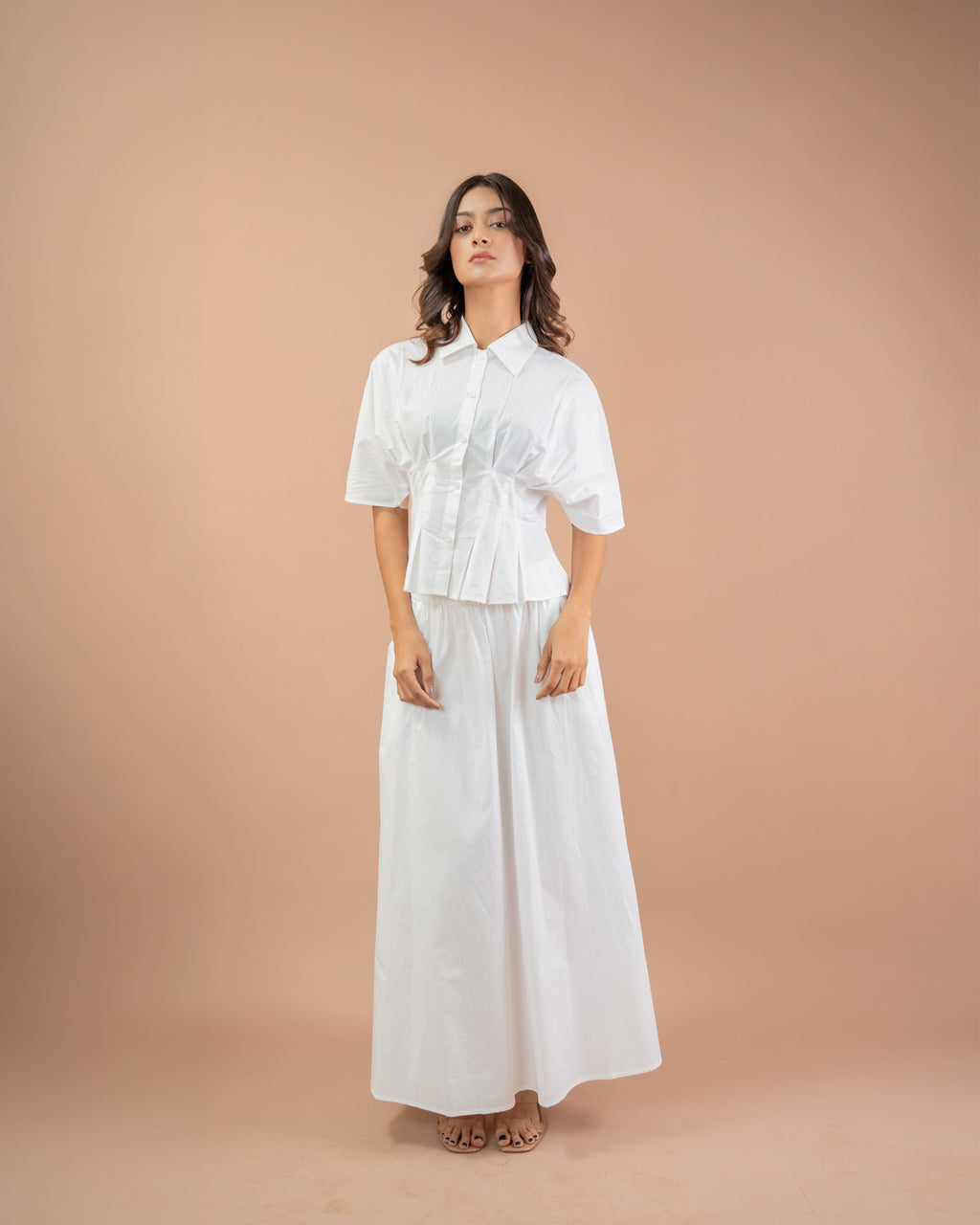 Minimal women’s pleated shirt with short sleeves, soft cotton casual wear